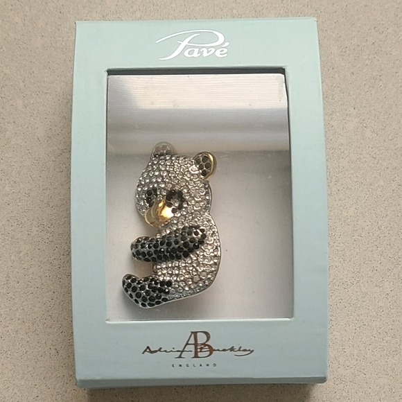 Fifth Avenue Collection of Jewellery, Panda Pin - Picture 2 of 6